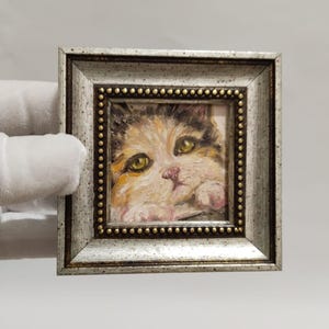 Peinture à l'huile de chat originale chaton mignon peinture chat art mural encadré miniature fait main, décoration de chambre d'enfants, cadeau pour un ami, petit cadeau de chat de cadre