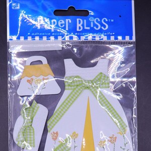 Paper Bliss Klebeakzente von Westrim Crafts (4 Stück) - Sonntagskleid