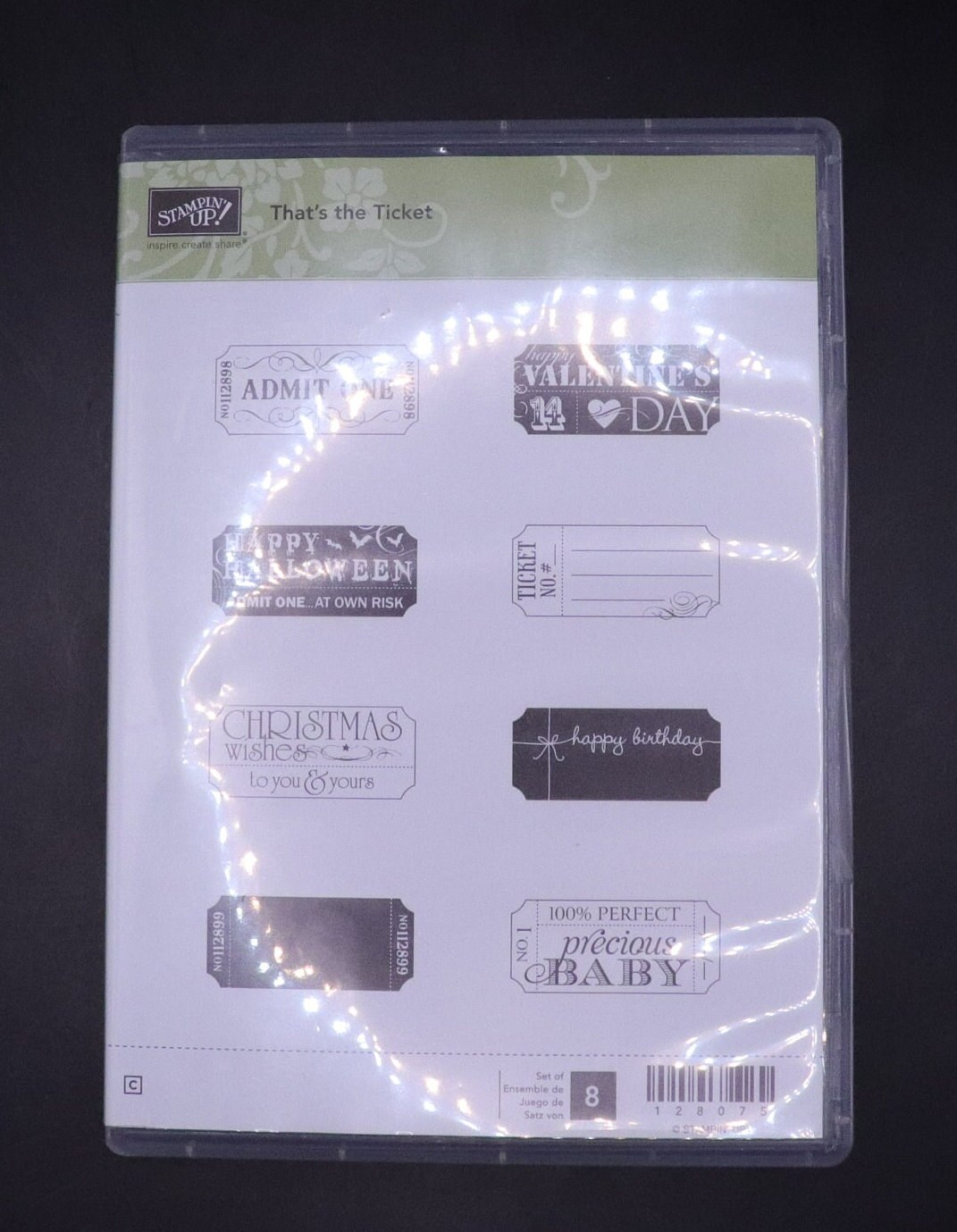 それが、Stampin' Up! のチケット スタンプ セットとパンチです