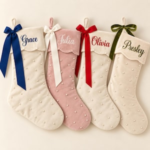 Weihnachtsstrumpf mit Muschelkante, aus weichem Samt, personalisiert bestickt, 50 cm