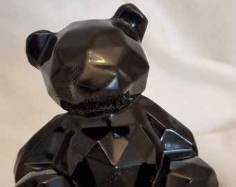 oso amoroso de resina color negro