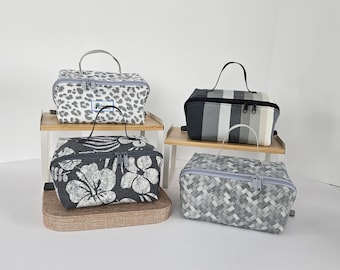Gray Print Magic Pouch: Zippered Cosmetic & Project Bag