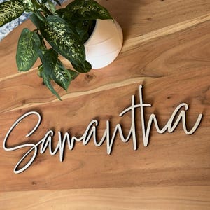 Personalisiertes hölzernes Namensschild Benutzerdefiniertes Namensschild Kinderzimmer-Wanddekor-Holzbuchstaben Baby-Kinderzimmer-Namensschild Benutzerdefiniertes Zeichen-Buchstaben für die Wanddekoration