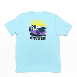 Chemise fierté non binaire, t-shirt Clobal Citizen Parade, carte de la Terre aux couleurs du drapeau du Nouveau-Brunswick, t-shirt They Them gender inclusive, cadeau LGBTQ+ Queer Enby