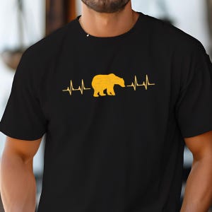 Gay Bear Pride-T-shirt, Heart Pulse Bear-ontwerp, geel LGBTQ-masc-T-shirt, paradefeestje kamperen, shirt Chubby Cub Bear Run, dierenliefhebber beer