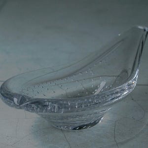 Vicke Lindstrand Kosta Boda Glass Bowl – Vintage Scandinavian Mid-Century Decor with Fish Design