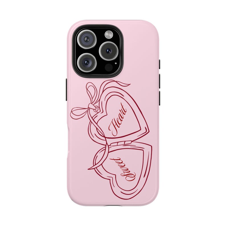 Custodia per iPhone 17 Pro Max Pink Coquette Locket, delicata cover per telefono a forma di cuore, accessorio tecnologico romantico ed estetico per ragazze. immagine 3