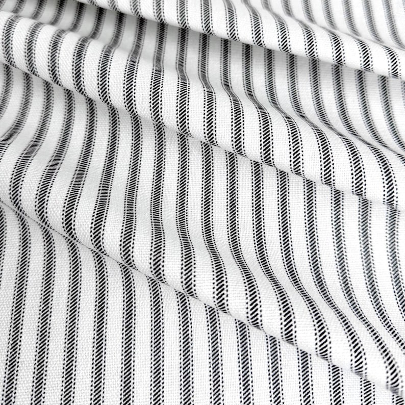 Tissu à rayures en coton au mètre, style champêtre, idéal pour la couture, housse de coussin ou rideaux. Rayures classiques, style vintage. Black