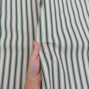 Tela de tapicería para sillas, color verde pino, con rayas finas, cortada a medida, estilo campestre francés, ideal para decoración del hogar. Tela vintage con rayas finas para debajo de los gabinetes. imagen 5