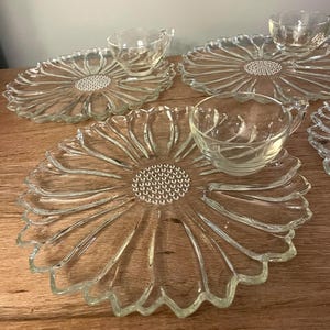 Set of 4 Vintage Colony Glass Daisy Snack Sets