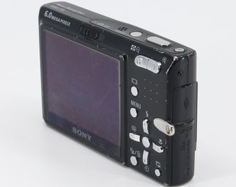 SONY Cyber-shot DSC-T9 ブラック Amazon | SONY サイバーショット DSC-T9 B (600万画素 3倍ズーム