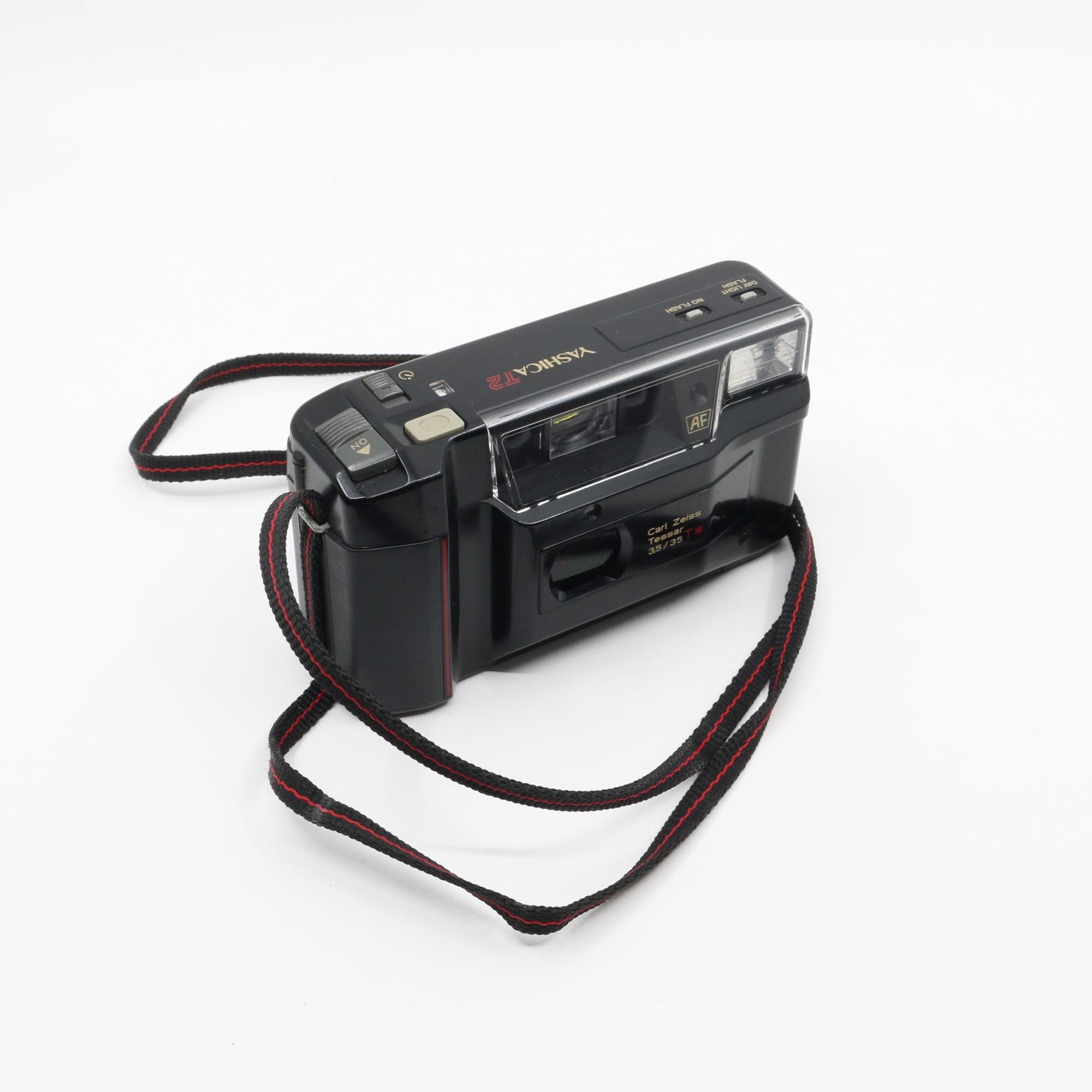 READ Yashica Kyocera T2 Carl Zeiss Tessar 35mm Film Camera (READ