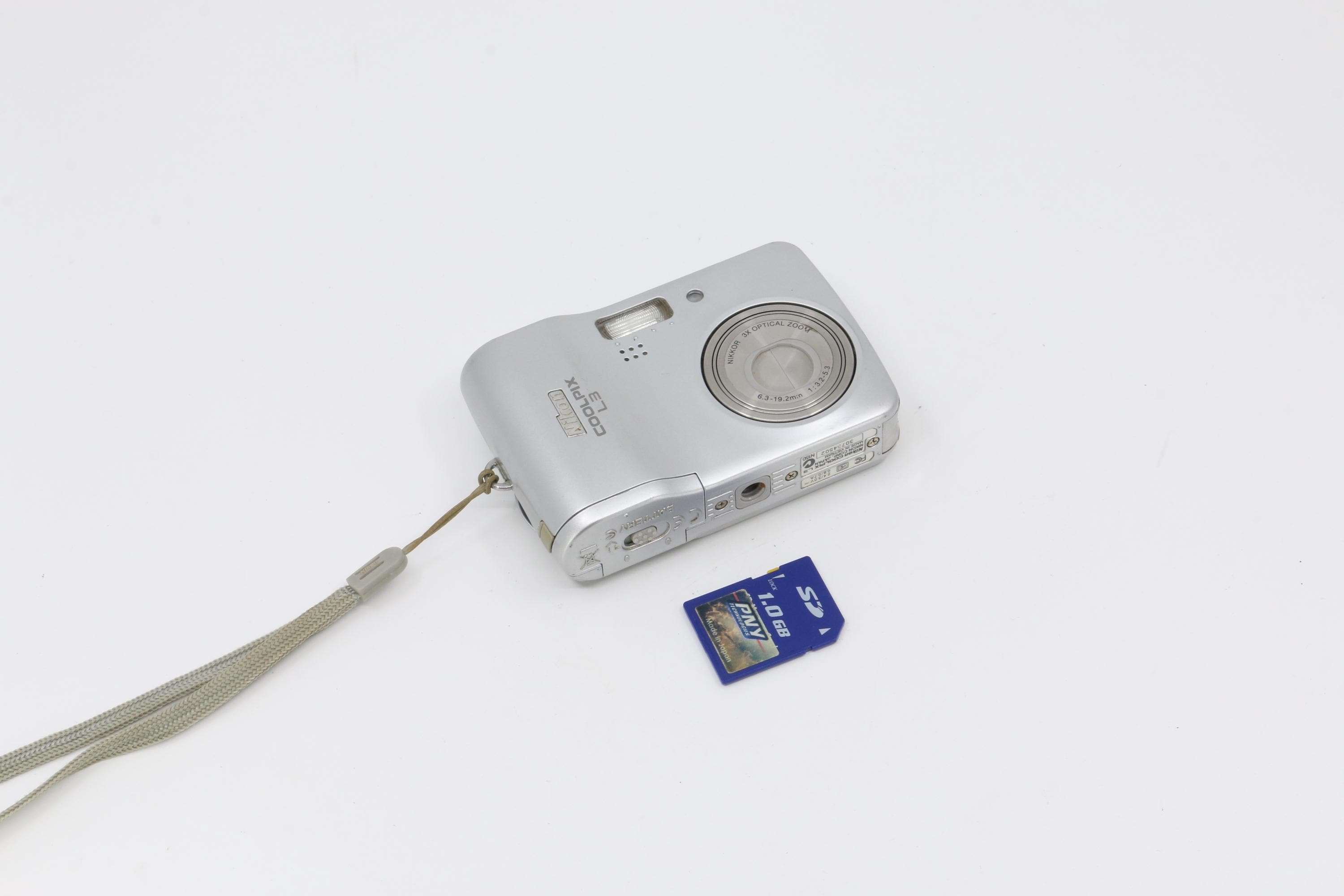 Y2K Nikon Coolpix L3 Digital Camera + SD Memory Card - Etsy