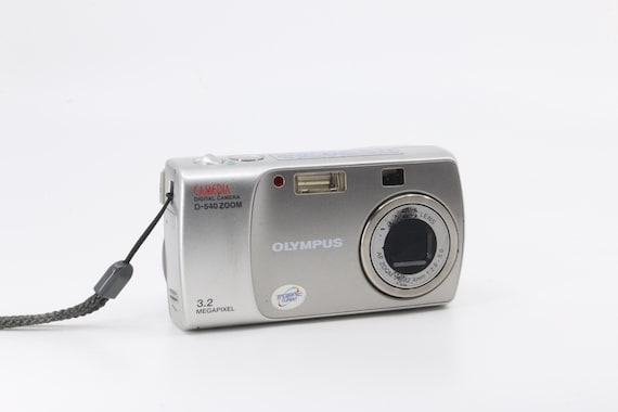 Olympus Camedia D-540 Zoom Vintage Digital Camera (excellent