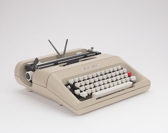 UNIS tbm Biser 35 Vintage Typewriter + Manual, Case