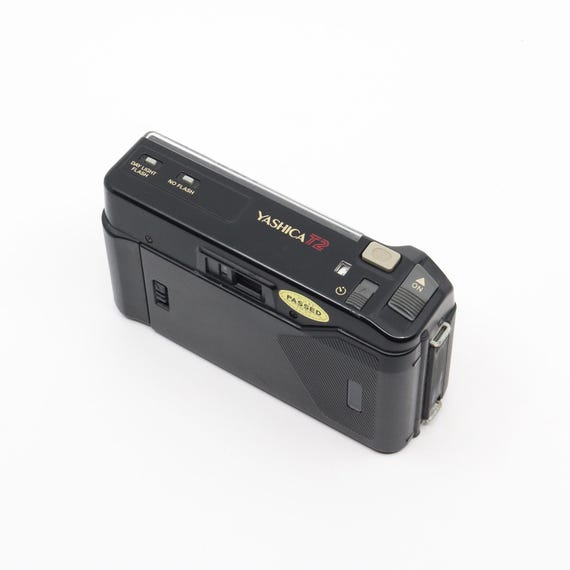 READ Yashica Kyocera T2 Carl Zeiss Tessar 35mm Film Camera (READ