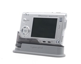 Sony Cyber-shot DSC-T7 Digital Camera Set (charger With European