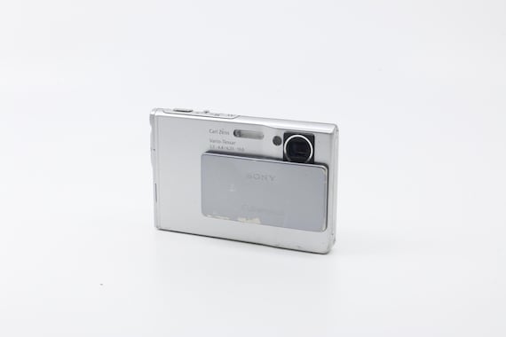Sony Cyber-shot DSC-T7 Digital Camera Set (charger With European