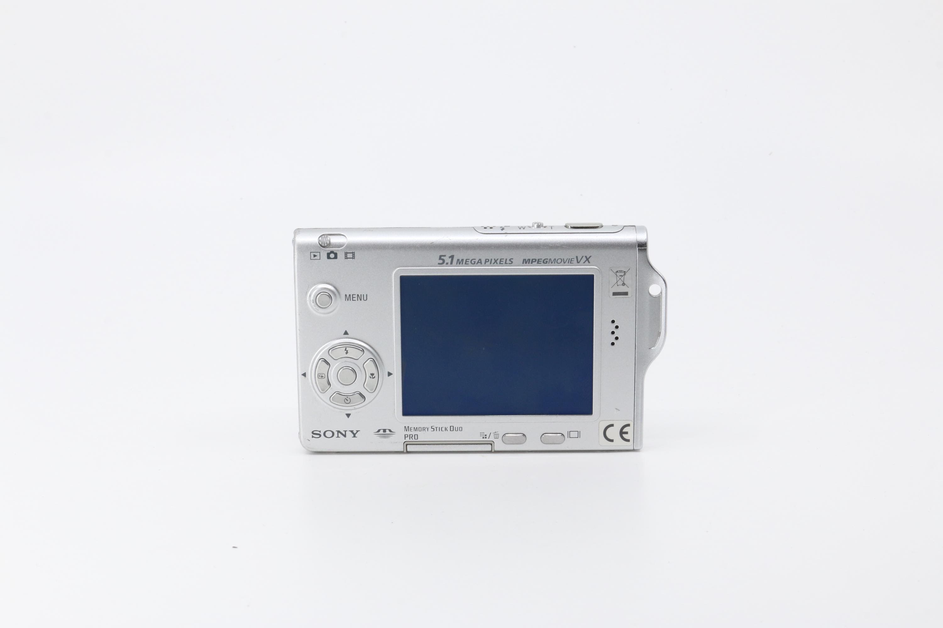 Sony Cyber-shot DSC-T7 Digital Camera Set (charger With European
