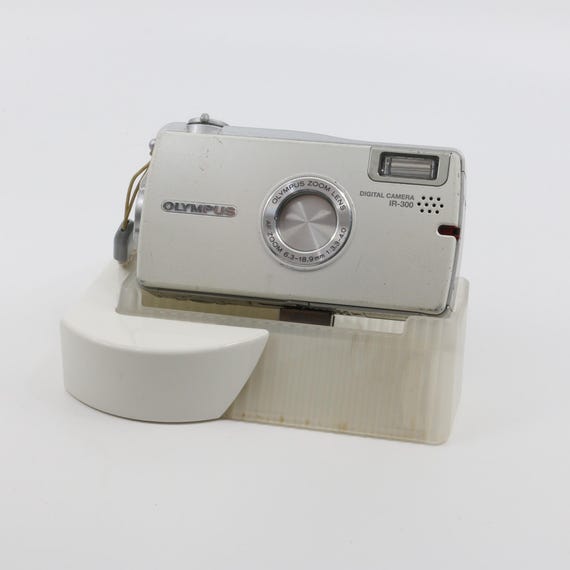 RARE Full Set Olympus IR-300 Digital Camera With Docking Station