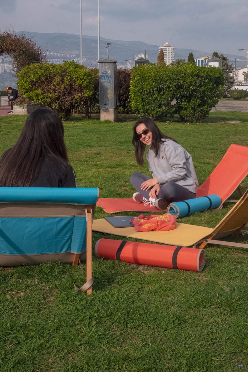 Lettino prendisole in legno regolabile e pieghevole giallo, lettino prendisole pieghevole leggero con schienale, sedia da spiaggia leggera, sedia da campeggio per esterni immagine 7