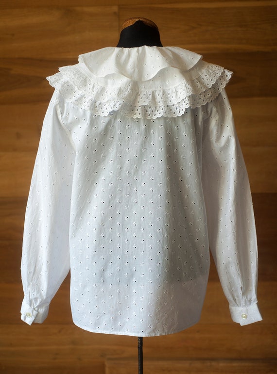 White vintage Austrian blouse with lace for women… - image 5
