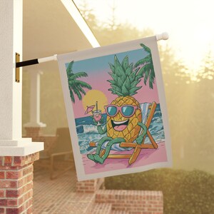 Pineapple Paradise Home and Garden Flag, Retro 90&#39;s Porch Banner, Beach Lover House Flag, Vacation Vibes Garden Flag, Funny Tropical Flag