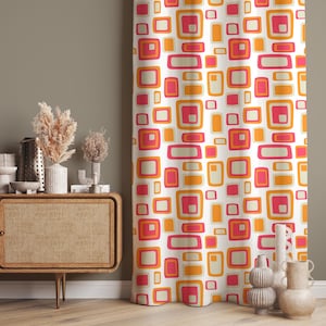 Geometrische Retro Vorhänge - Rosa & Orange Mod Square-Muster Vorhänge, Bunte 70er Jahre-inspirierte kundenspezifische Fensterpaneele, Verdunkelungsoption, Türrahmen