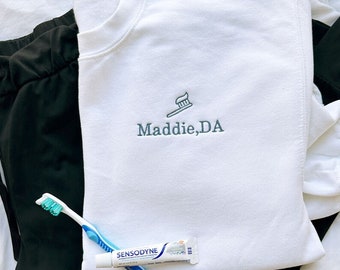 Personalized Tooth Brush Dental Gemma Sweatshirt, Embroidered Crewneck Sweatshirt, Dental Student Gift, Embroidered Crewneck Sweatshirt