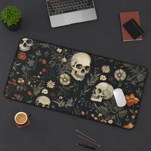 Darkcore Cottage Schreibtischmatte - Witchy Skull Design Schreibtischmatte, großes Mauspad für Gothic und Celestial Decor Liebhaber, einzigartiges Schreibtischzubehör