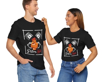 T-shirt calda Piston / T-shirt grafica divertente / Gallo duro / Regalo animale / Amanti del gallo / Scarpe da ginnastica / T-shirt unisex da uomo e da donna /