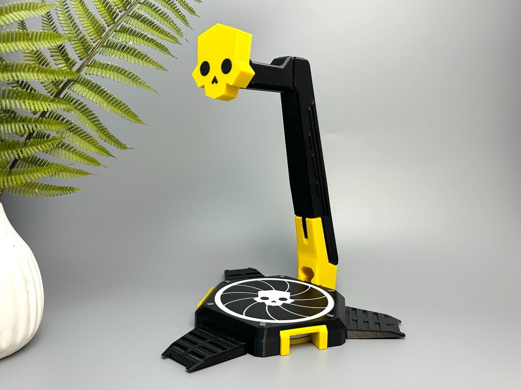 Gamer Headphone Stand + Wireless Charger, gift to gamers, Gaming Room Decor
