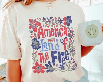 Camiseta floral "America Land Of The Free", Comfort Colors, camiseta del 4 de julio, camiseta patriótica del Día de la Independencia, camiseta del Día de los Caídos.