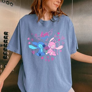 Stitch and Angel love you graphic Comfort Colors t-shirt, pastel cartoon tee, kawaii couple shirt, cute valentines day tshirt bild 2