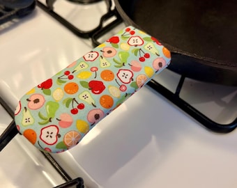 Cast Iron Handle Cover: Mini Fruits Print, Insulated Skillet Holder, Farmhouse Kitchen