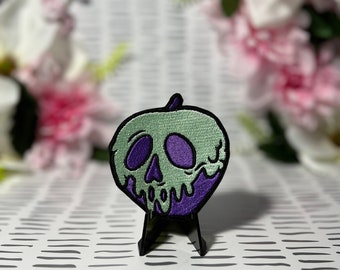 Poison Apple Patch • Embroidered Iron On Patch • Edgy Patch • Goth Patch • Apple with Poision Patch • Poision Skull Apple Patch