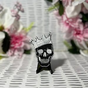 Crowned Skull Patch • Embroidered Iron On Patch • Edgy Patch • Goth Skull Patch • Skull with Crown Patch