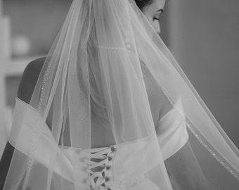 Wedding Minimalist beads Short Veil | Bridal light Ivory Fingertip Veil| Ceremony Modern Veil | Short Elbow 1M Veil | Minimalist Bride Veil