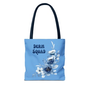 Sacs fourre-tout Derm Squad fleurs bleues cadeau dermatologie, cadeau derm Squad, sac fourre-tout, sac fourre-tout fleur sac fourre-tout mignon sac fourre-tout moyen femme image 5