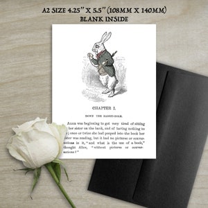 Cartão em branco - Alice - Down the Rabbit Hole, Tweedledum e Tweedledee, Mad Tea Party, Who Stole the Tarts (4,25"x5,5" Black Envelope)