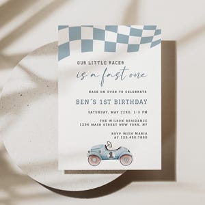 Invitación de cumpleaños de coche de carreras de color crema, rápido uno, dos rápidos, cualquier edad, plantilla digital editable, Canva