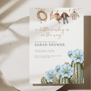 Bewerkbare babyshoweruitnodiging A Little Cowboy, cowboyshower uitnodiging, bruine cowboy babyshoweruitnodiging, blauwe cactus