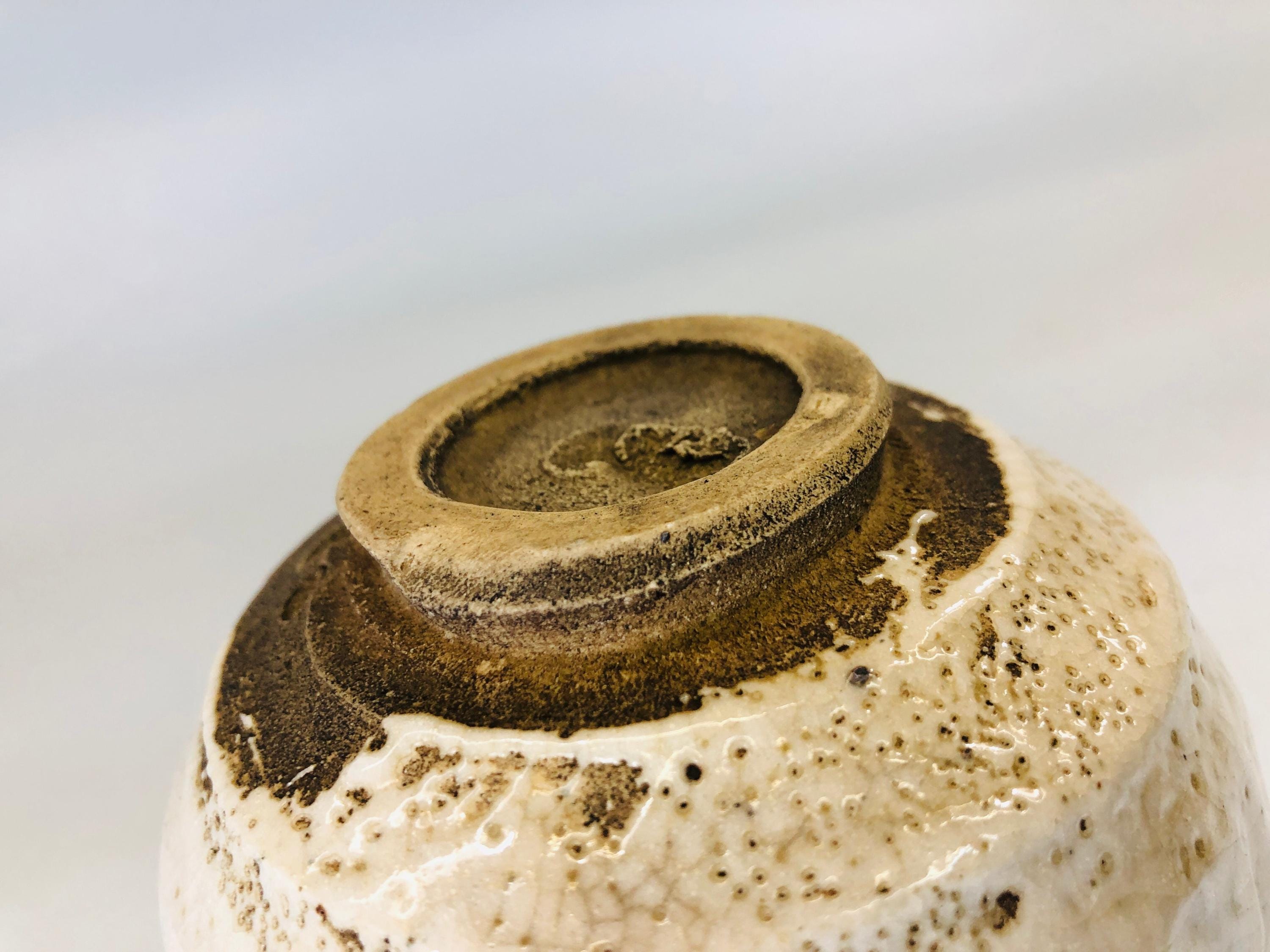 Y5604 CHAWAN Shino-ware Signed Box Japan Antique Tea Ceremony Bowl