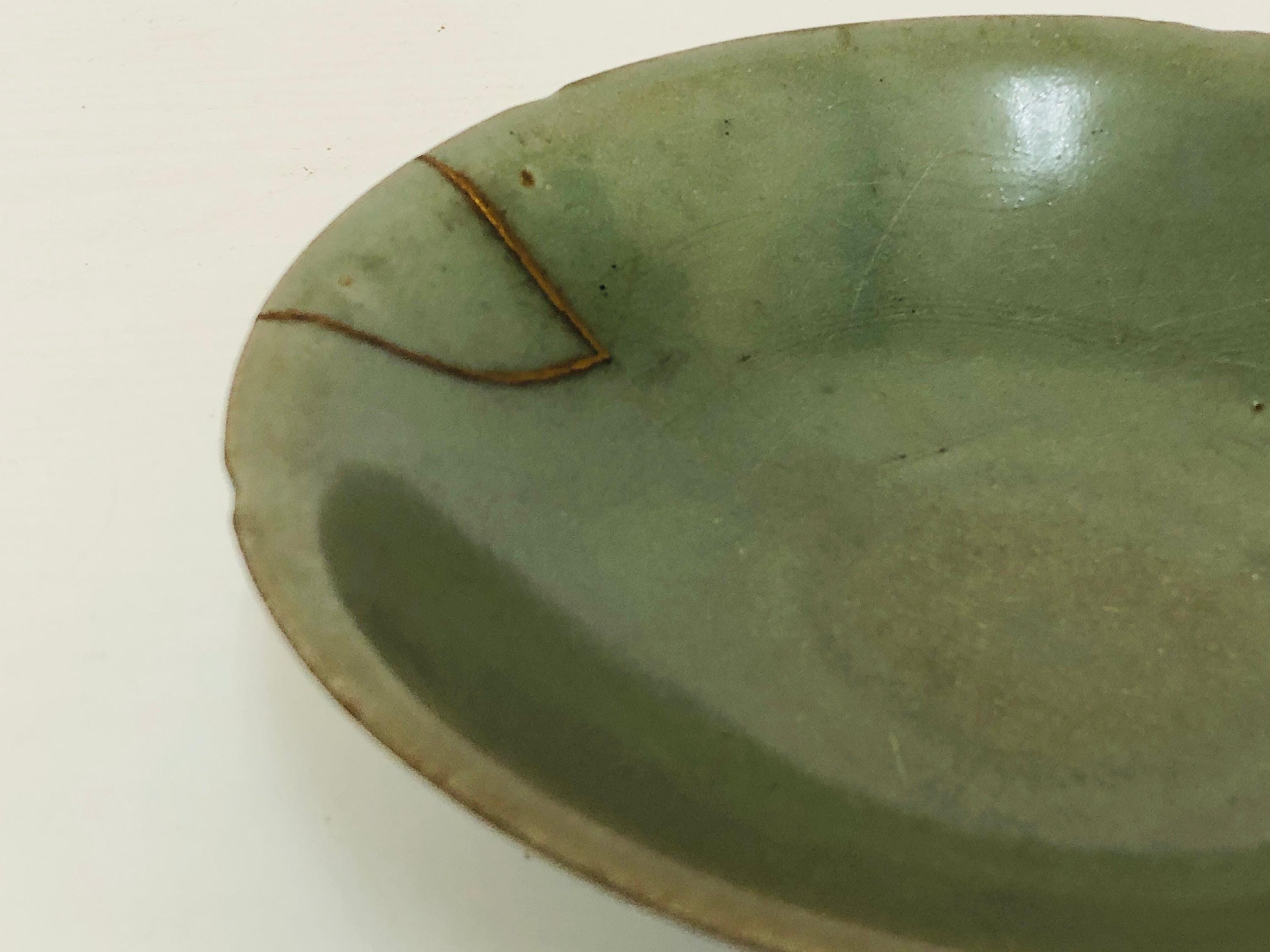 Y4105 茶碗 青磁 金継ぎ 箱入り 日本製 アンティーク 茶道 陶器 茶碗