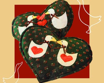 Vintage Goose Potholder Sewing Pattern PDF – Country Kitchen Decor – Cottagecore Calico Quilted Hot Pad – Quick Gift or Bazaar Make
