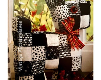 Vintage Scottie Dog Patchwork Pattern - 90s Retro DIY Cushion, Toy or Home Decor, Easy Fabric Scrap Craft with Tartan Ribbon, Scotch Terrier
