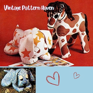 Op de afbeelding: Een vintage afbeelding met twee knuffels: een wit en bruin paard met bloemaccenten en een witte hond met oranje sterpatronen. De tekst "Vintage Pattern Haven" staat bovenaan. Een kleinere afbeelding van een blauwe bloemenhond staat onderaan.