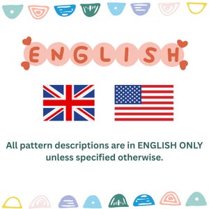 以下が含まれることがあります： ピンク色のバブル文字で「ENGLISH」という文字が書かれたグラフィック。イギリスとアメリカの国旗が下にあります。パターンの説明は、特に指定がない限り英語のみであるとテキストに書かれています。
