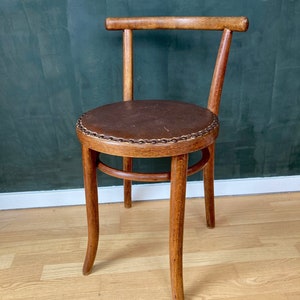 Timeless Charm: Handcrafted Thonet Side Chair with Leather Upholstery