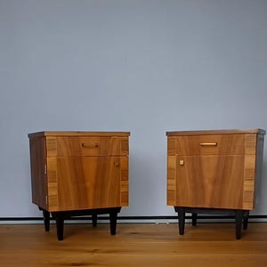 Retro Charm: Set of 2 Mid-century Bedside Table for a Classic Look / Retro Modern Nightstands /Nightstands / Bedside Tables